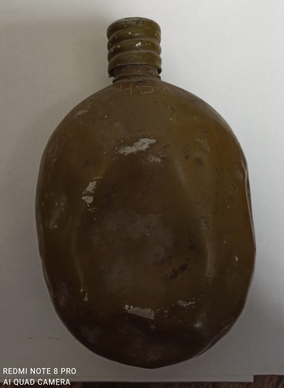 Фляга військова тактична.