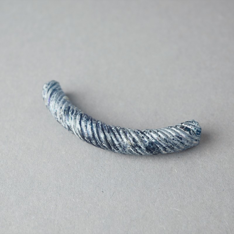 Фрагмент скляного браслета XII - перша половина XIII ст.