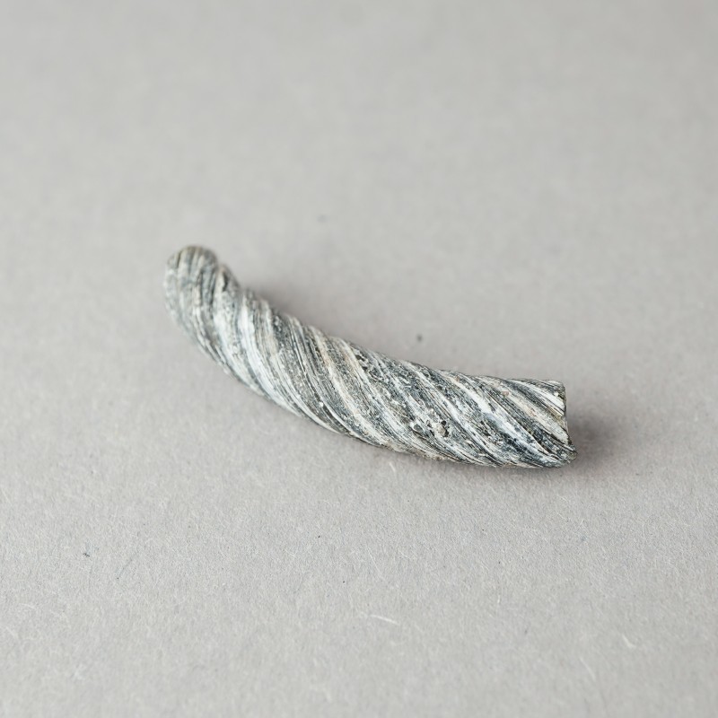 Фрагмент скляного браслета XII - перша половина XIII ст.