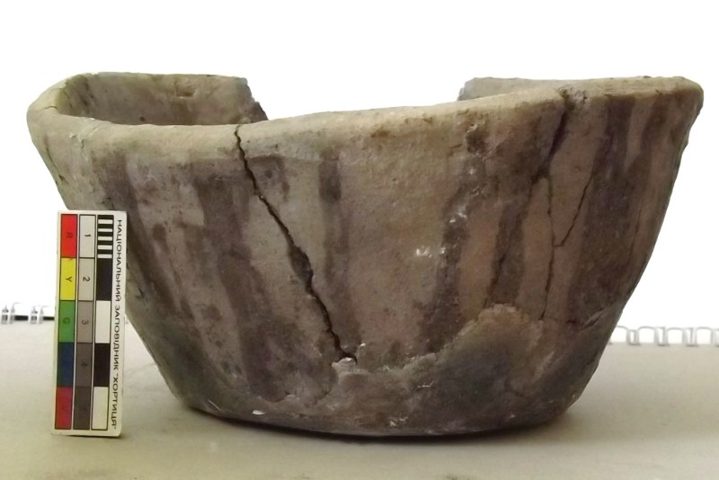 Посудина ліпна – миска