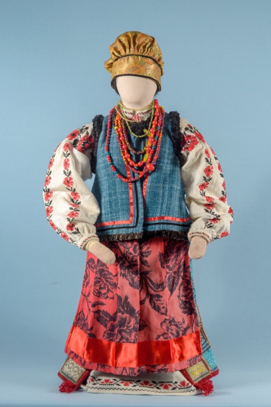 Лялька у вбранні Київщини