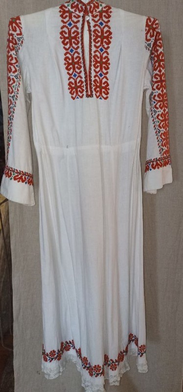 Нижня сорочка з вишивкою