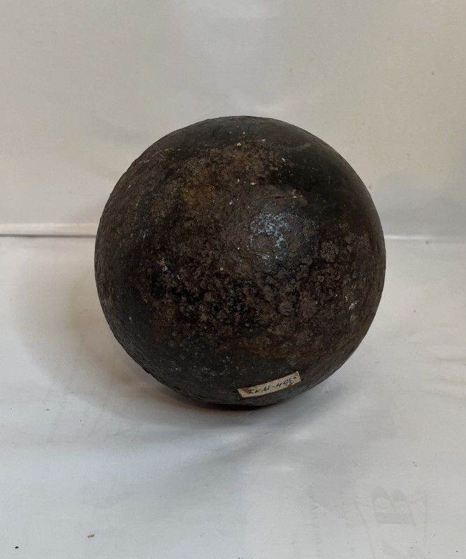 Ядро від козацької гармати (маленьке)
