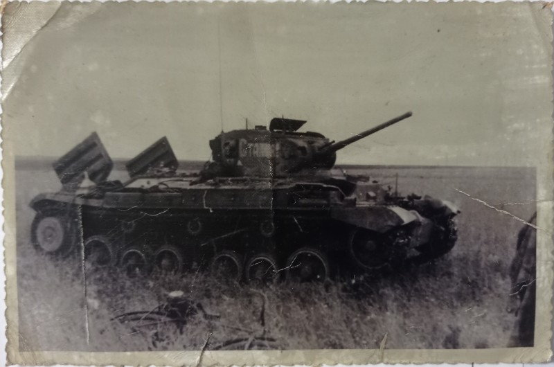 Із серії «Степ Мікі Маусів». «KnTZ – 16, MK III «Valentine», Харківська область, 1942»
