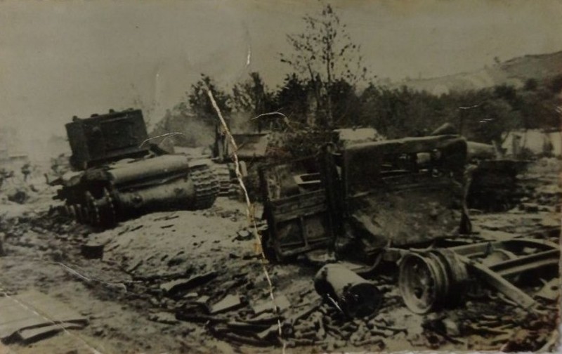 Із серії «Степ Мікі Маусів». «KV – 2, Західна Україна, 1941»
