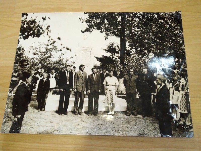 Фотографія "Пам"ятник Калині Хомич"