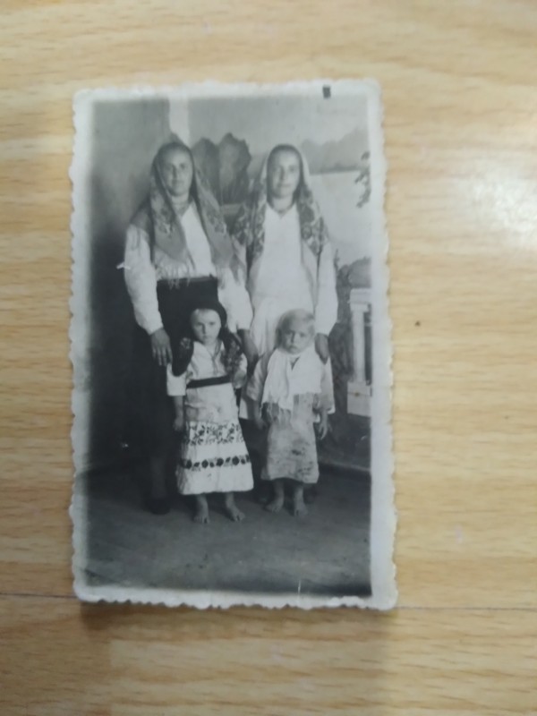 Фотографія "Селянська родина із с. Літвиця". 20 ст.