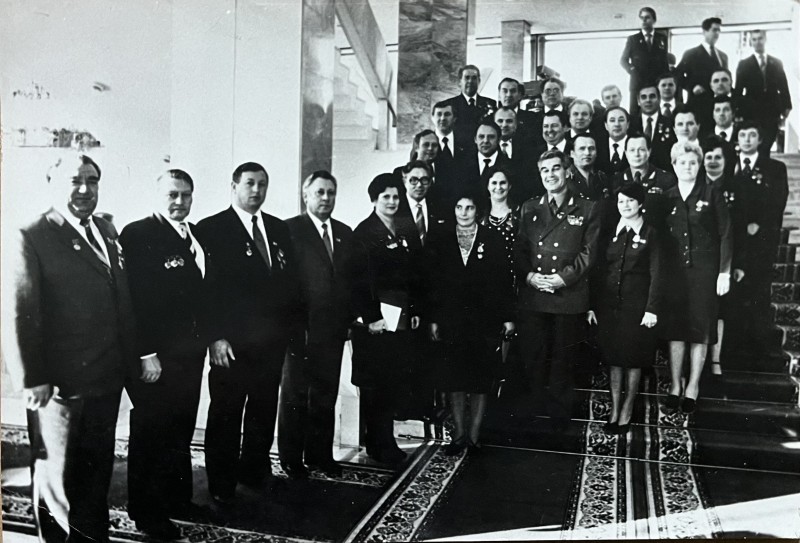 Фото групове. Учасники (делегати) Вінницької обласної парторганізації на ХХVI з'їзді УРСР, 1976 рік