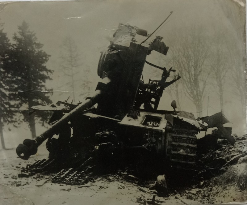 Із серії «Степ Мікі Маусів». «Pz. KPFW, VI TIGER, Pz. KPFW. IV. Харківська область, 1943».