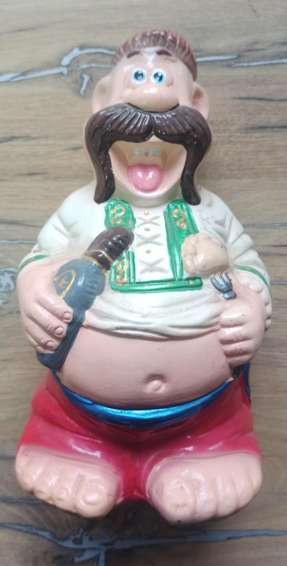 Керамічна скарбничка "Козак з пляшкою та вареником".