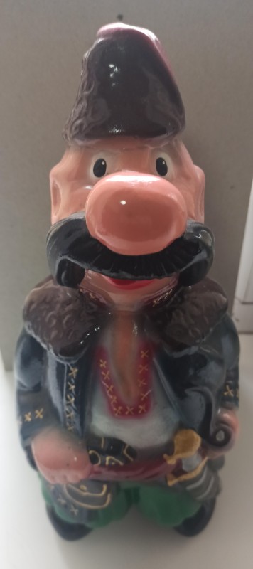 Керамічна скарбничка "Козак у шапці".