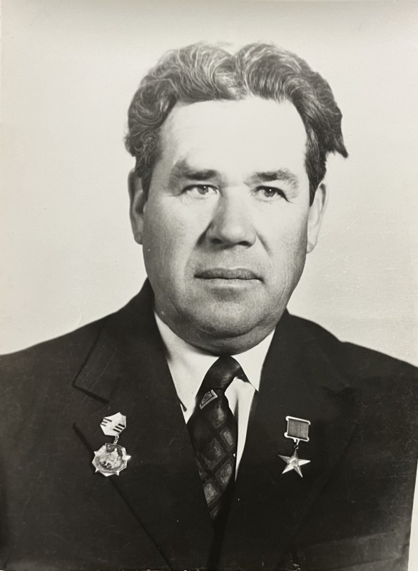 Фото. Сухина М. О. - механізатор, Герой Соціалістичної Праці, 1985 рік