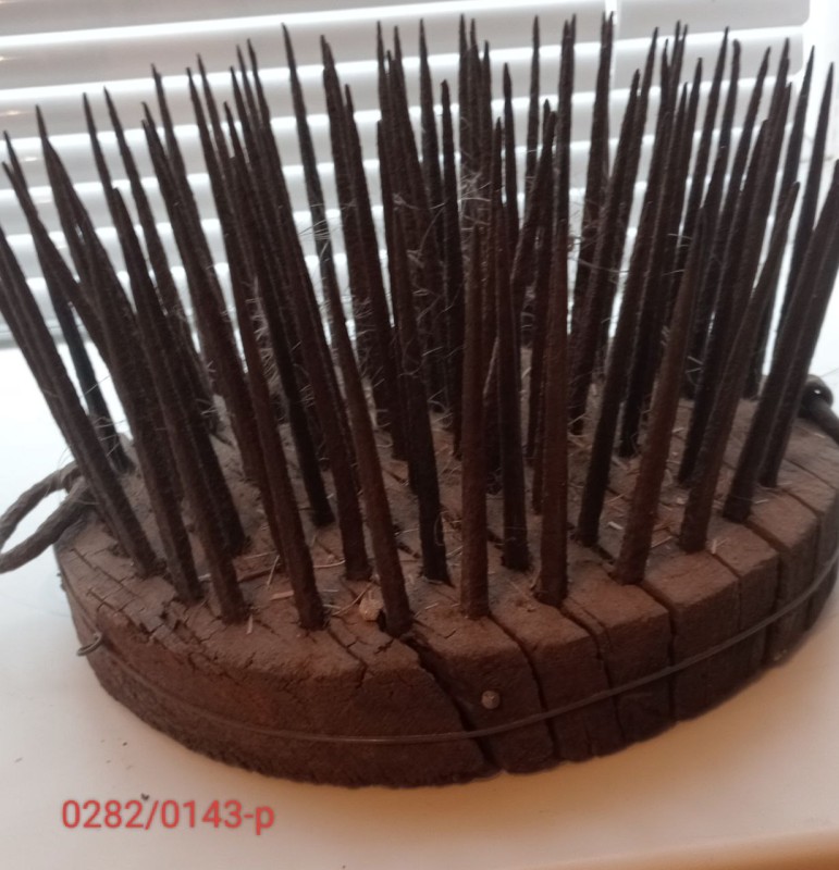 Чесалка для вичісування конопель