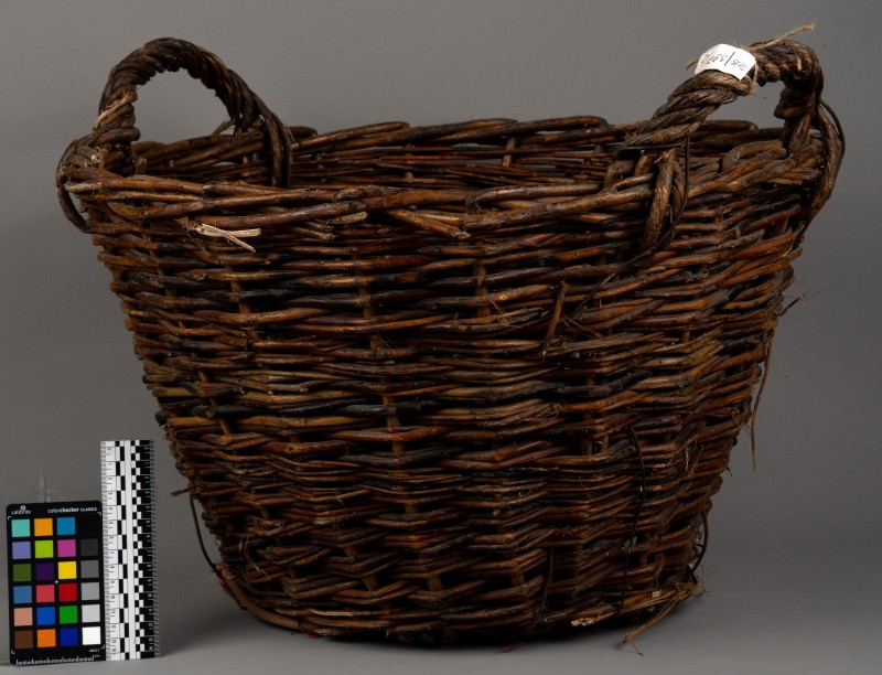 Корзина плетена