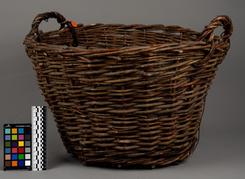 Корзина плетена