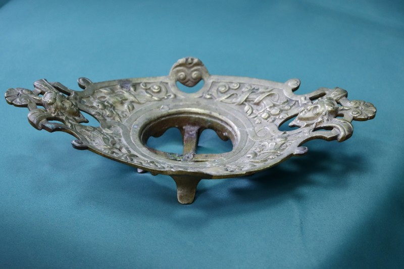 Підставка декоративна металева