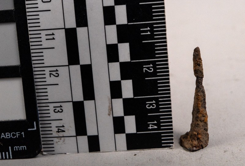 Цвях кований