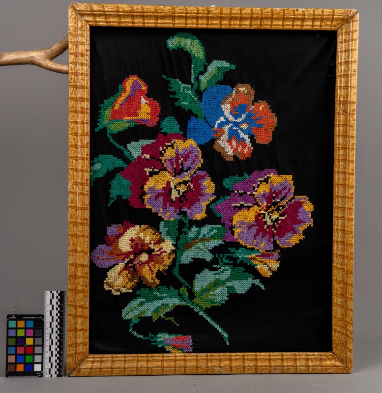 Картина вишивка "Квіти"