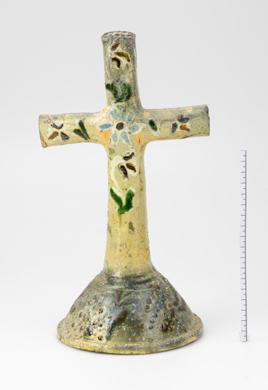 Хрест напрестольний