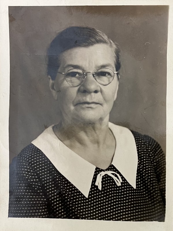 Фото. Левченко Наталія Андріївна - піонервожата Бесарабської сільськогосподарської комуни в с. Ободівка, Вінницької обл., 1987 рік