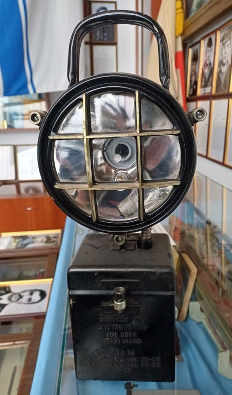 Ліхтар АКА ELECTRIC (НДР)