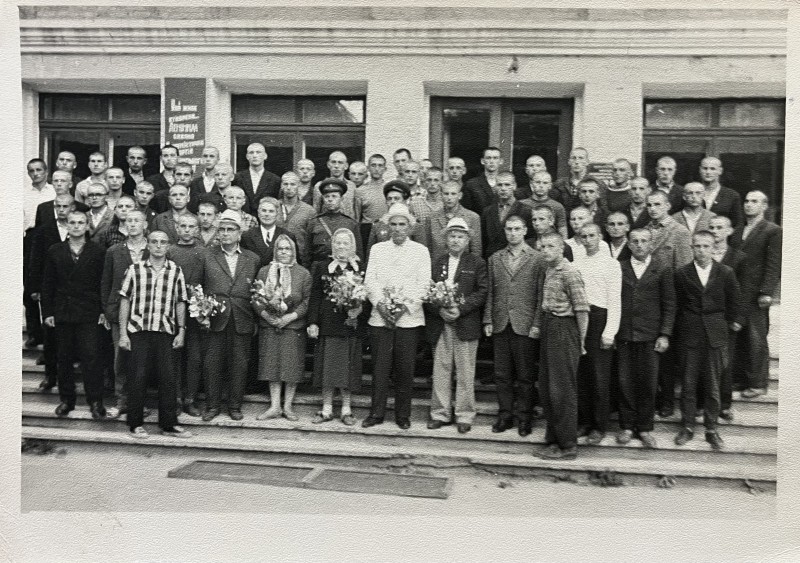 Фото групове. Зустріч котовців з допризовниками у школі-інтернат, 1968 рік