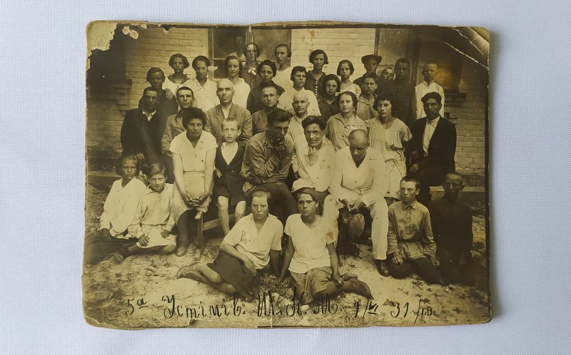 Фото ч/б. 5-а Устимівської ШКМ 1/VІ/1931