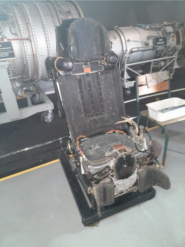 Катапультне крісло К-36