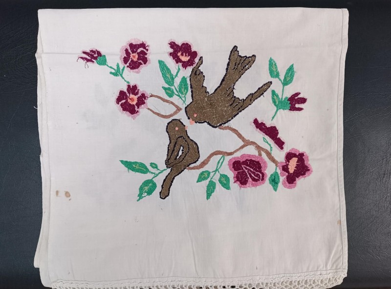 Рушник вишитий з птахами.