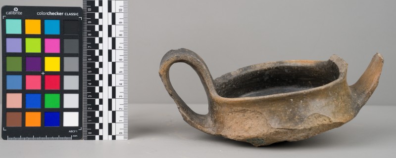 Світильник з двома ручками римського періоду II ст. н. е.