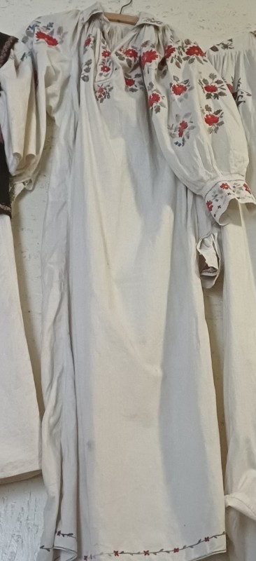 Сорочка жіноча додільна "Квіткова герлянда"