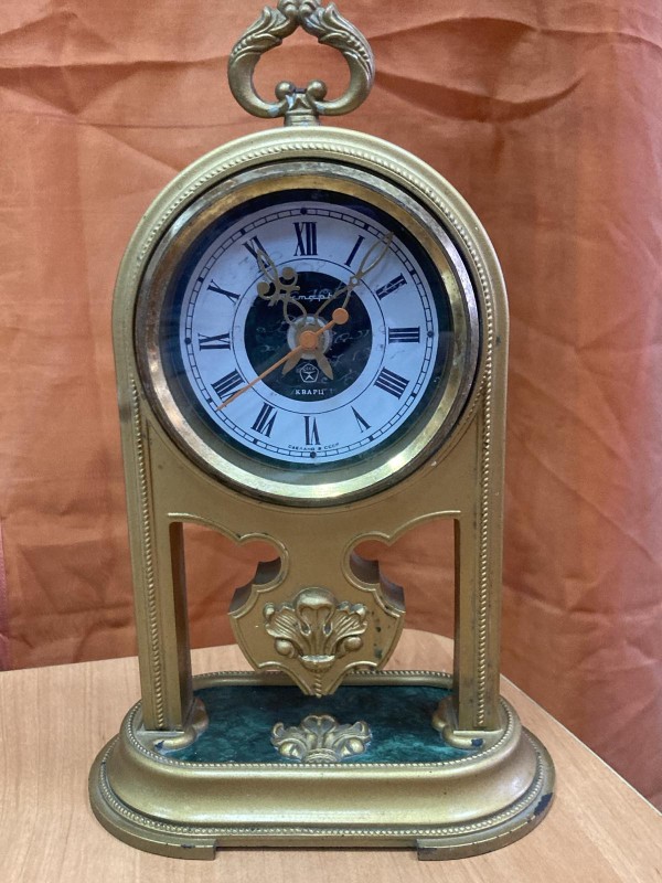 Годинник настільний