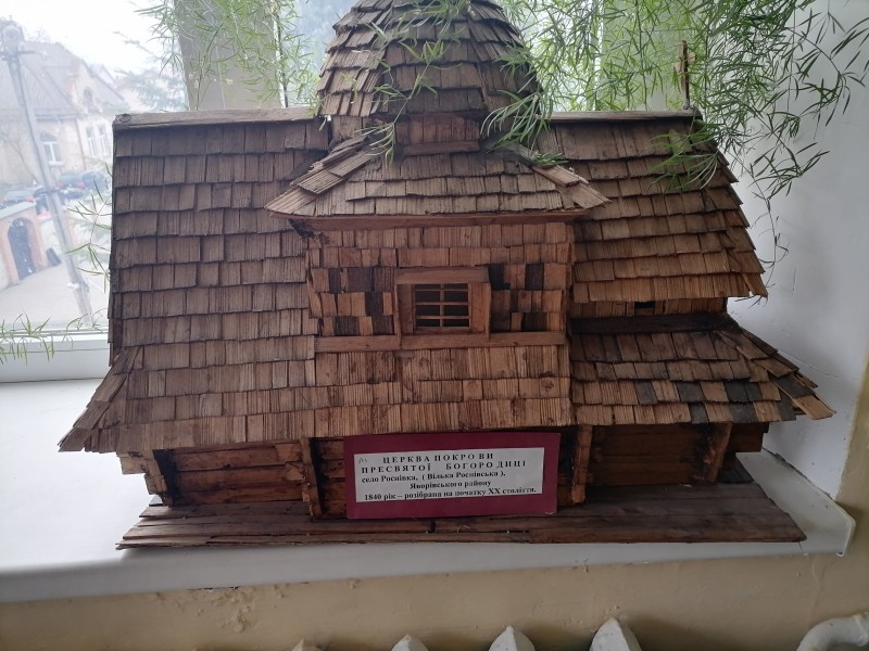 Макет дерев'яної церкви
