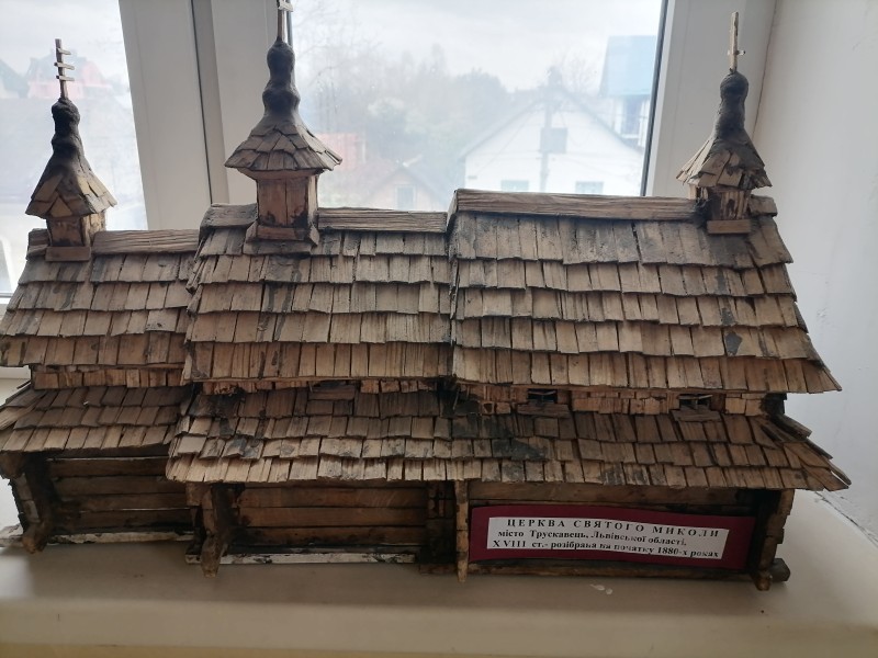 Макет дерев'яної церкви