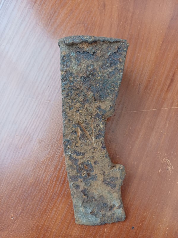 Сокира залізна