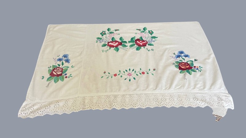 Занавіска вишита