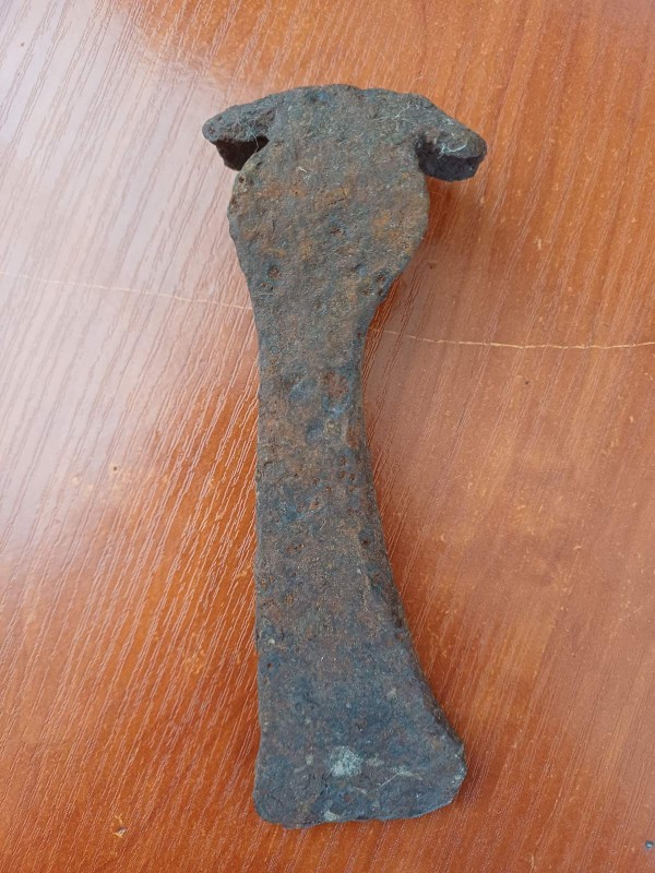 Сокира залізна