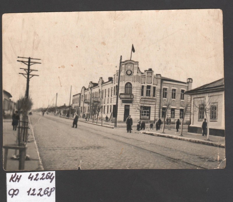 Фотографія. Перехрестя  вулиці Карла Маркса та вулиці Радянської.