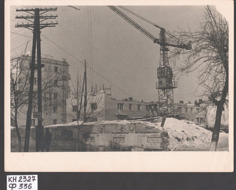 Фотографія. Будівництво багатоповерхового житлового будинку на  вулиці Леніна