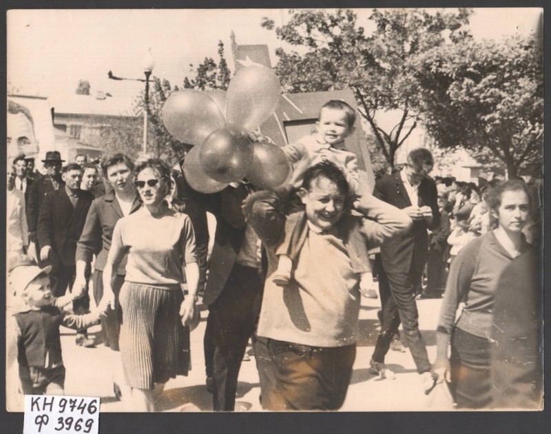 Фотографі.  Святкування 1 Травня, 1967 р.