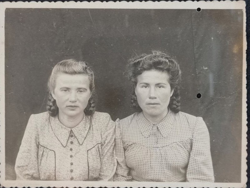 Фотографія чорно-біла з родинного альбому Домни Кузіної