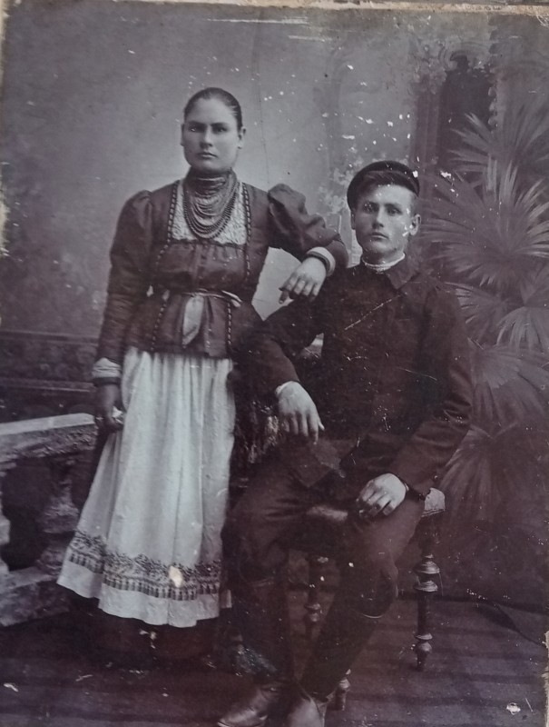 Фото  жителів села Кринички Герман Явдохи та Івана.