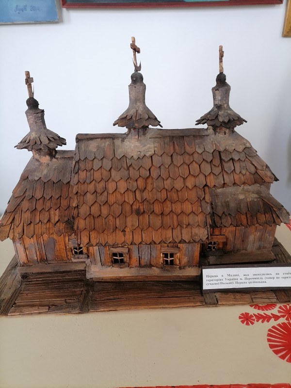 Макет дерев'яної церкви