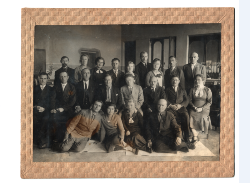 Фото. Співробітники Артемівського відділення "Коммунбанку". 1935 р.