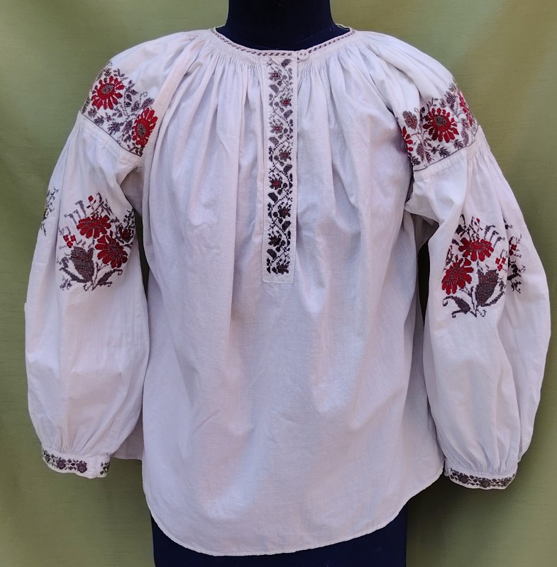 Сорочка жіноча вишита