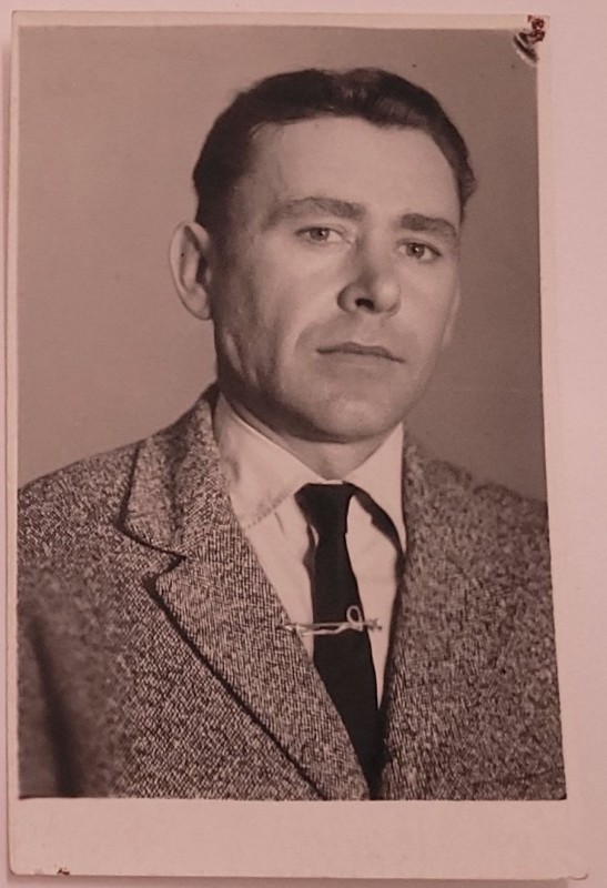 Камчатний А.М., електрослюсар, передовик Красноармійського молокозаводу.