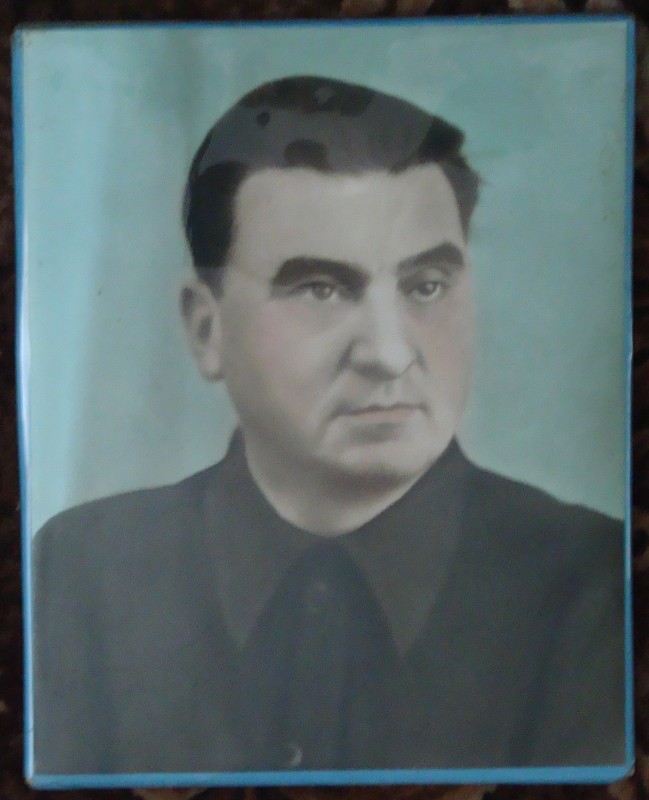 Фото чорно-біле, розфарбоване під кольорове, погруддя. Кримський Анатолій Іванович (23.06.1916 – 05.01.2009). Копія 1970-х рр. з фото 1950-тих  рр.