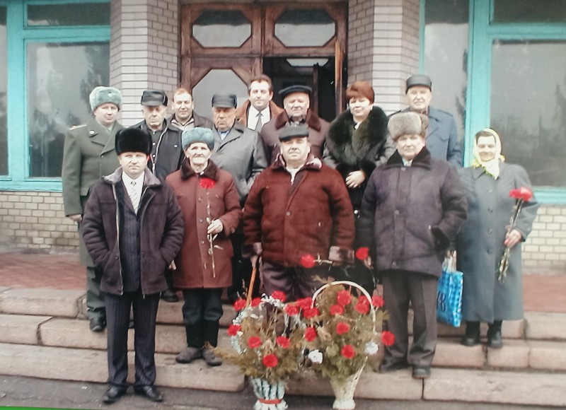 Фото керівництва та представників ветеранської організації устинівського району (2006 рік).
