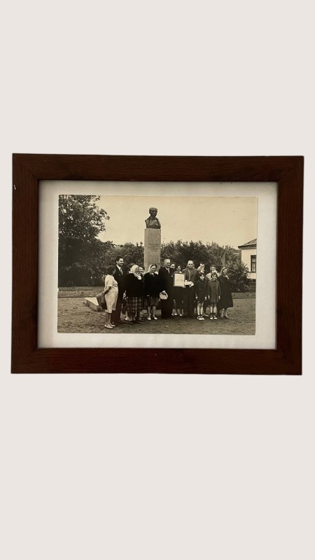 Фото делегації із с. Веприк на відкритті пам'ятника К. Г. Стеценку в с. Квітки Черкаської обл.