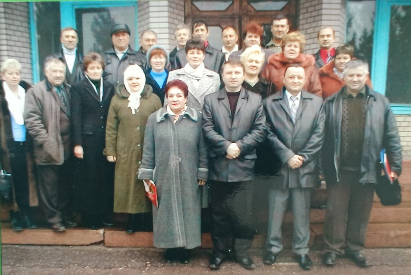 Фото керівництва району та голів територіальних громад. Устинівка, 2006 рік.